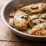 Skillet Chicken and Mushroom Wine Sauce